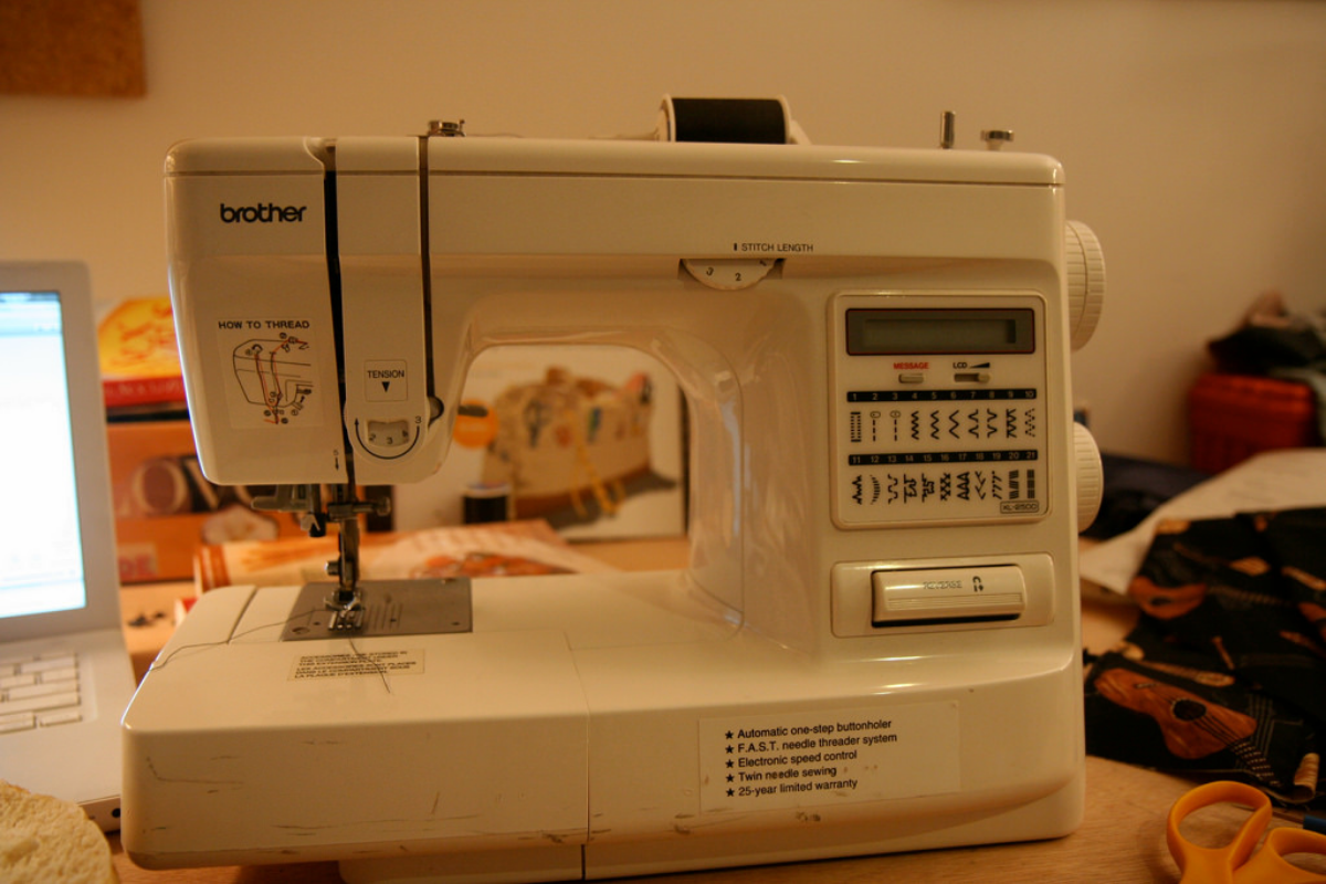 BEST BROTHER SEWING MACHINE FOR BEGINNERS